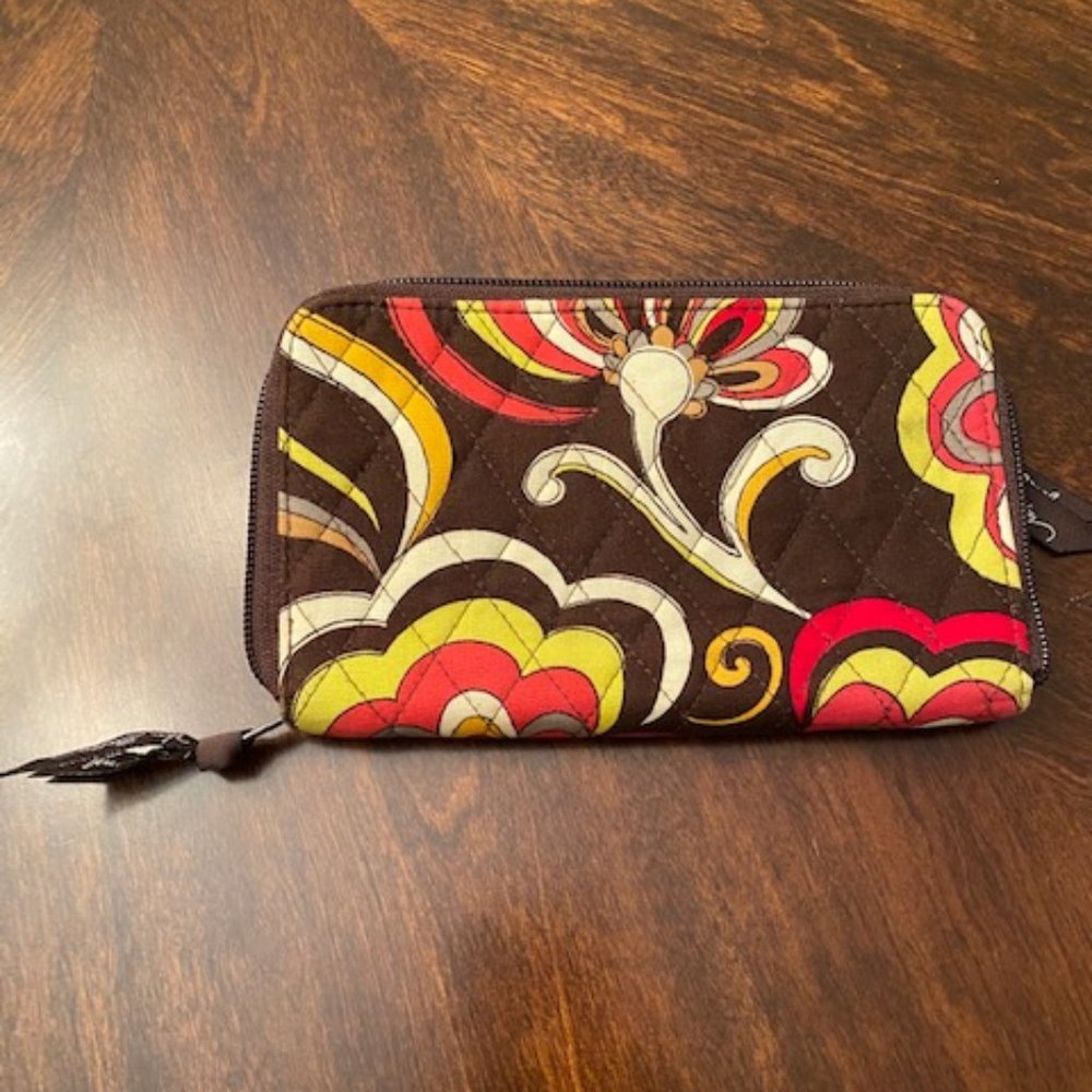 Vera Bradley Zip Around Wallet-Puccini EUC